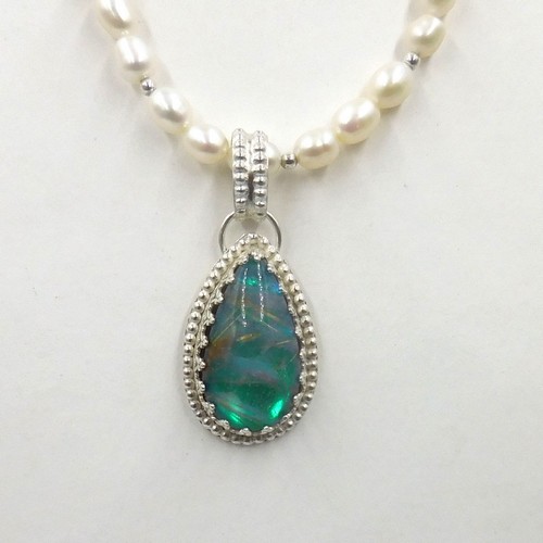 Click to view detail for DKC-2118 Pendant, Pearl Necklace & Teardrop Pendant $350